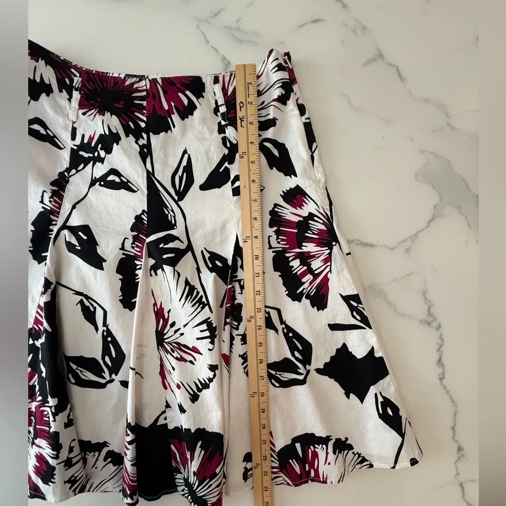 Martha B Floral A-Line Skirt - Black and White size 8